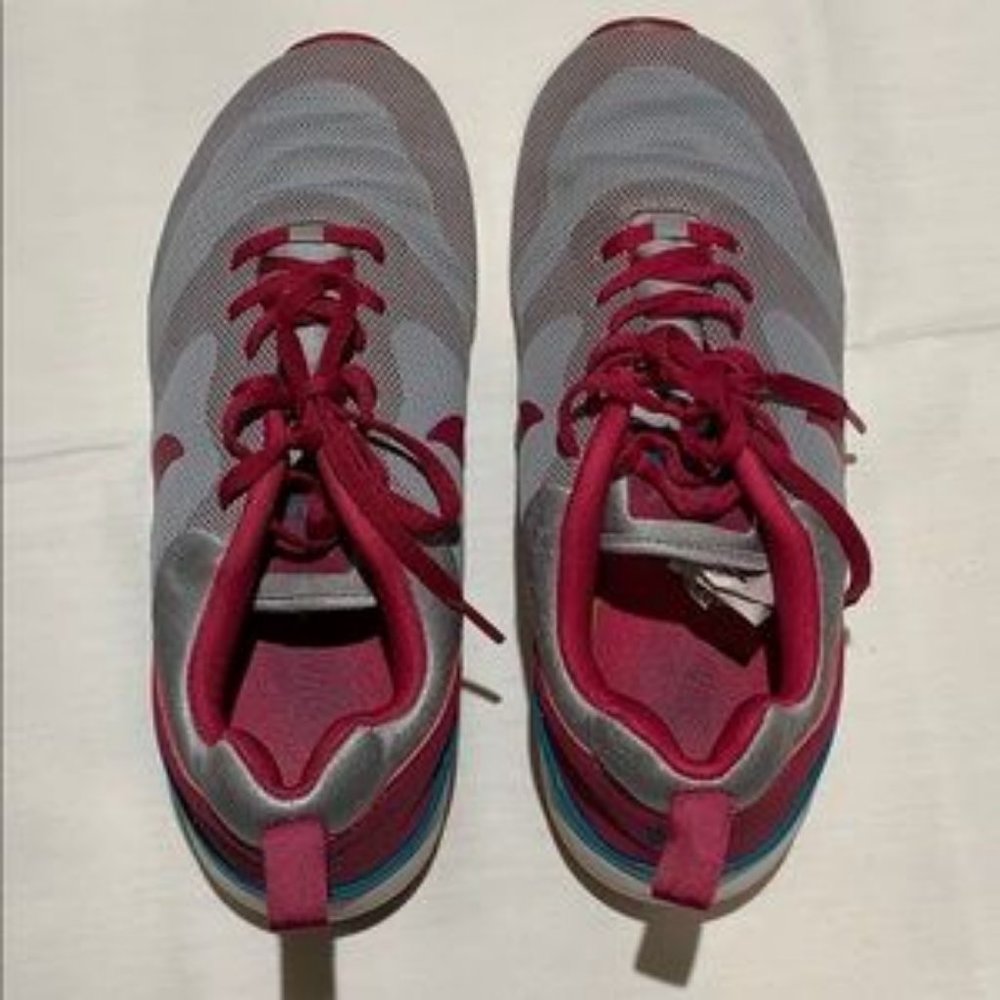 Women’s Nike Air Max Siren Size 10